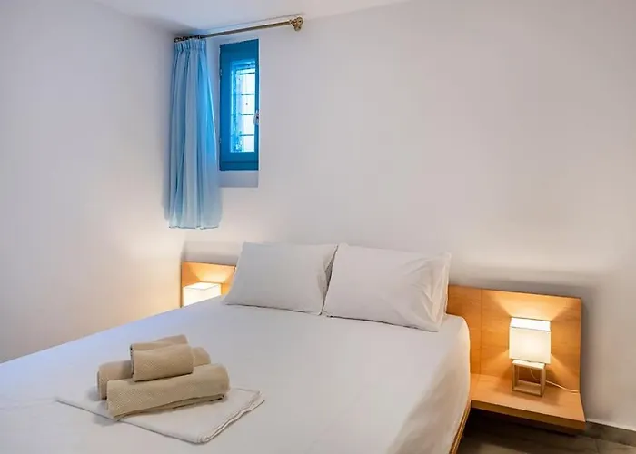 בית נופש Beachside House In נאוסה