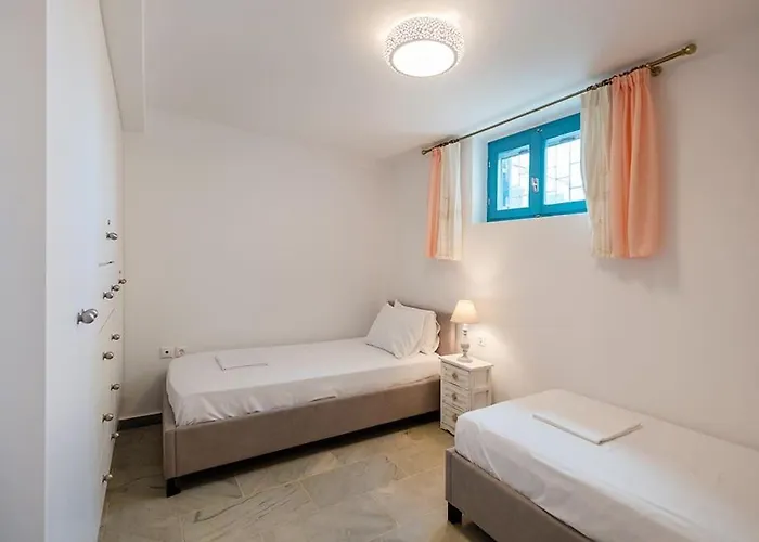 Beachside House In בית נופש נאוסה