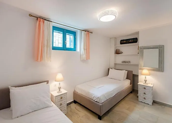 Beachside House In בית נופש נאוסה