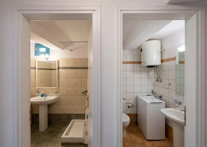 Beachside House In * נאוסה