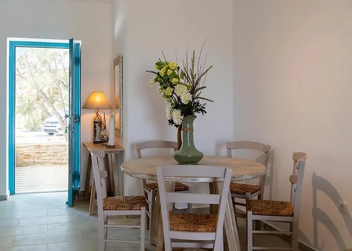 Beachside House In * נאוסה