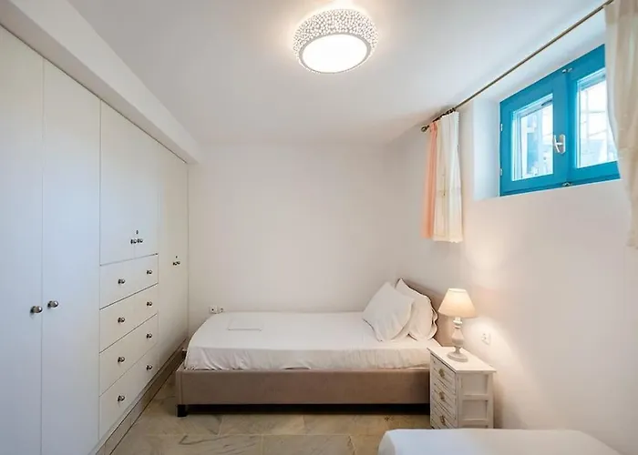 Beachside House In בית נופש נאוסה